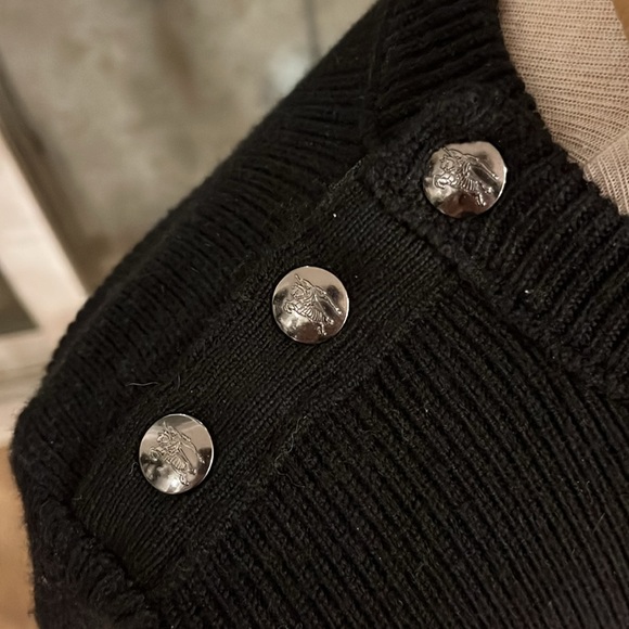 💕🎉 HOST PICzk🎉💕 VGUC vintage Burberry merino wool sweater - Picture 4 of 9